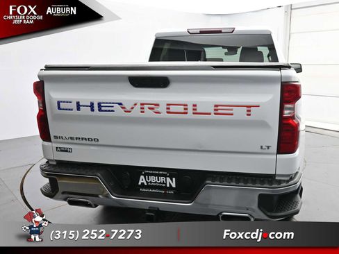 Used 2023 Chevrolet Silverado 1500 LT w/ Z71 Off-Road Package AWD/4WD image 4