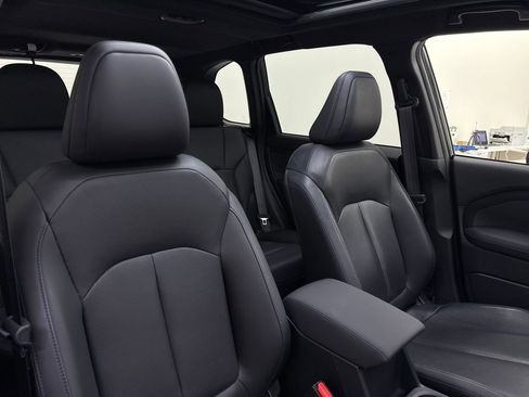 Used 2025 Subaru Forester Limited image 24