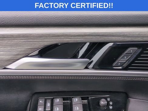 Certified 2024 Jeep Wagoneer Series II w/ Flexible Seating Group image 26