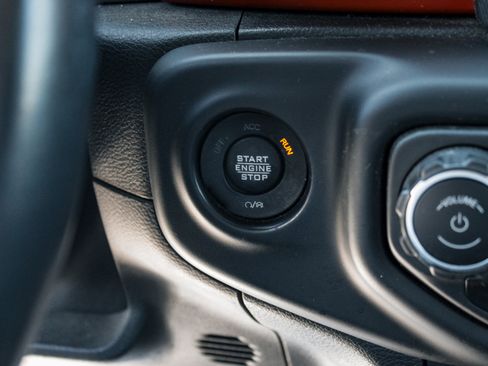 Used 2021 Jeep Wrangler Rubicon AWD/4WD image 19