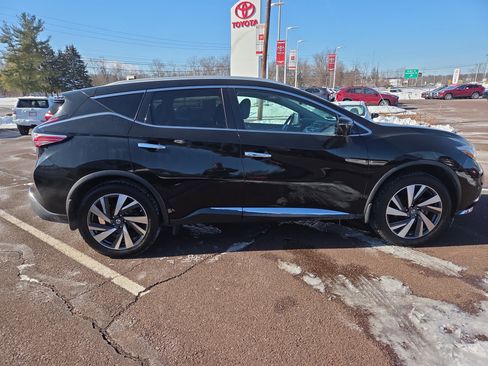 Used 2018 Nissan Murano Platinum image 2
