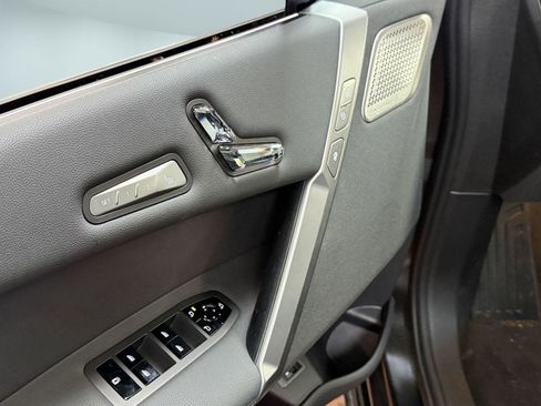 Used 2025 BMW iX M60 image 11