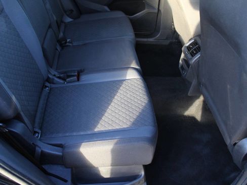 Used 2020 Volkswagen Tiguan S image 6