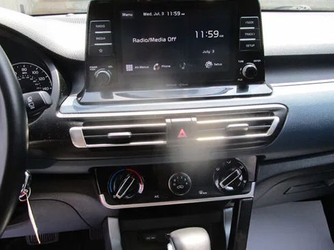 Used 2021 Kia Seltos S AWD/4WD image 14