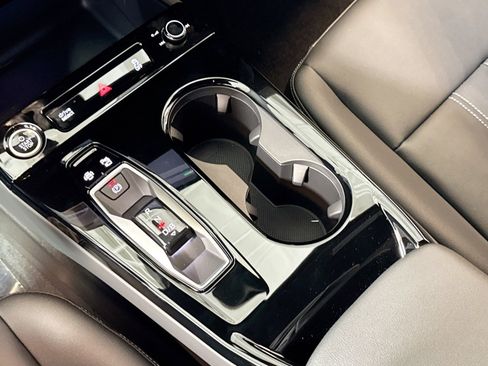 New 2027 Audi Q6 e-tron Premium image 14