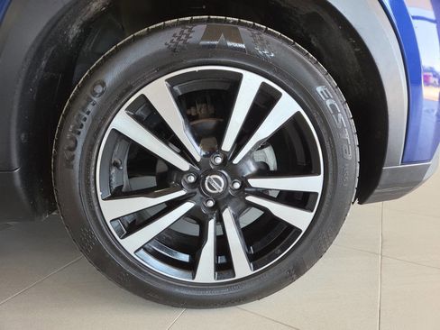 Used 2019 Nissan Kicks SV FWD image 9
