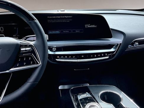 New 2026 Cadillac Lyriq Premium Luxury image 7