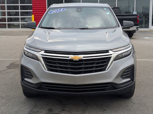 Used 2024 Chevrolet Equinox LS w/ LS Convenience Package AWD/4WD image 2