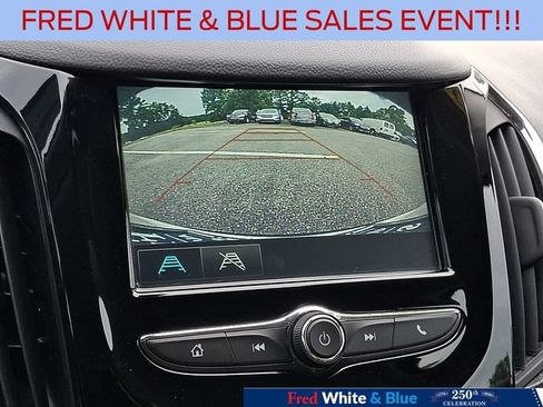 Used 2018 Chevrolet Cruze Premier FWD image 24