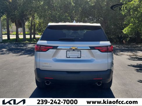 Used 2022 Chevrolet Traverse LS FWD image 5