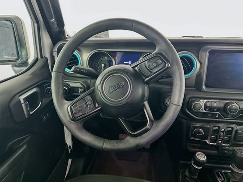 Used 2023 Jeep Wrangler Unlimited w/ Cold Weather Group image 17