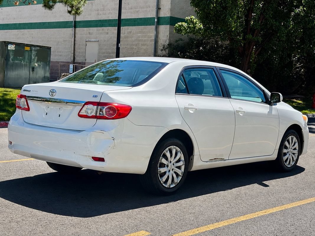 Used 2012 Toyota Corolla LE FWD image 5