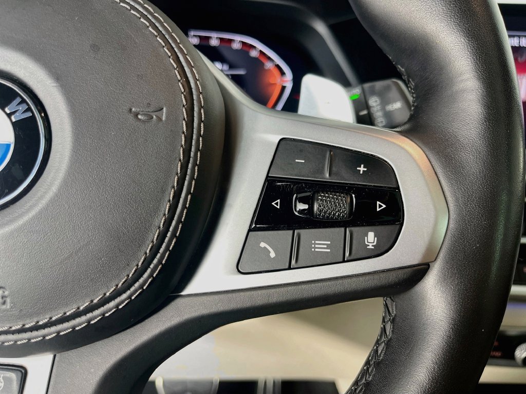 Used 2021 BMW X5 xDrive40i w/ M Sport Package AWD/4WD image 17
