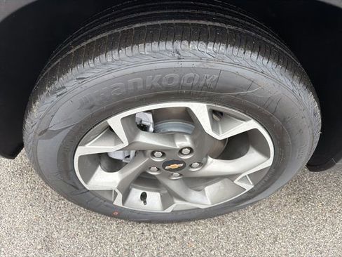 Used 2026 Chevrolet Trax LT w/ Driver Confidence Package image 9