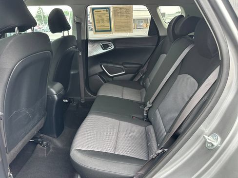 Used 2024 Kia Soul LX w/ Option Group 015 FWD image 17