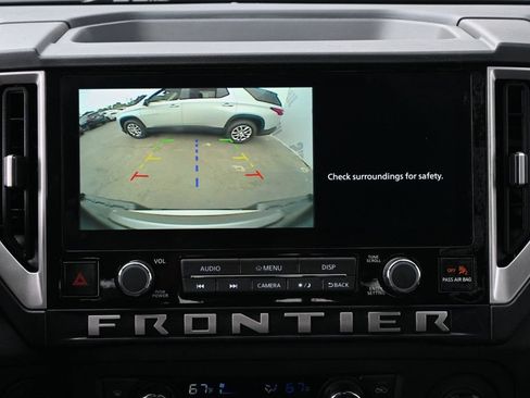 Used 2025 Nissan Frontier SV w/ SV Convenience Package RWD image 13