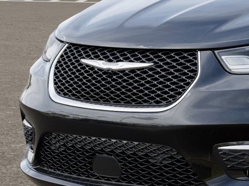New 2026 Chrysler Pacifica Select FWD image 18