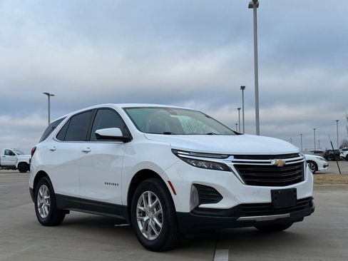 Used 2022 Chevrolet Equinox LT image 1