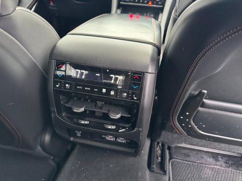 Used 2023 Jeep Grand Cherokee Summit image 20