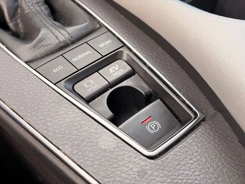 Used 2019 Toyota Avalon Limited w/ Advanced Safety Package FWD image 18