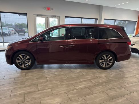 Used 2016 Honda Odyssey Touring Elite image 4