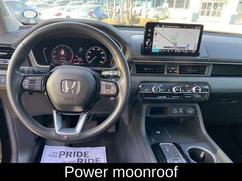 Used 2024 Honda Pilot Touring image 8