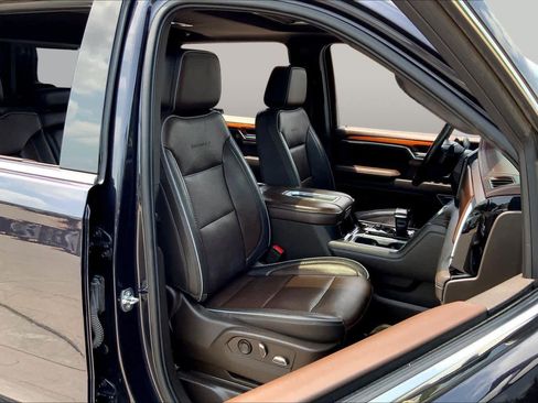 Used 2022 GMC Sierra 1500 Denali AWD/4WD image 9