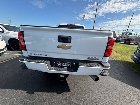 Used 2017 Chevrolet Silverado 2500 High Country w/ Duramax Plus Package AWD/4WD image 4