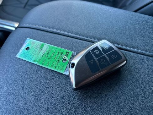 Used 2025 GMC Sierra 1500 Elevation image 25