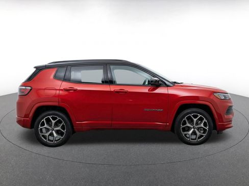 Used 2025 Jeep Compass Limited AWD/4WD image 14