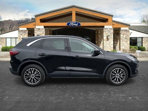 Used 2023 Ford Escape Active w/ Tech Pack #1 image 4