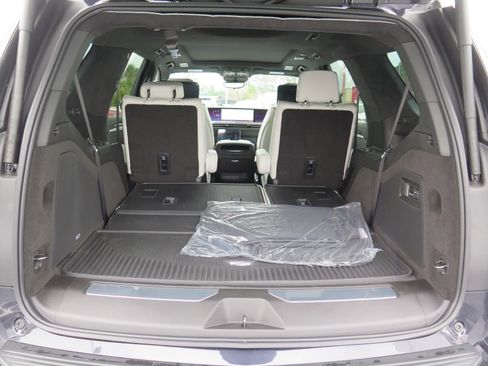 New 2026 Cadillac Escalade Platinum Luxury w/ LPO, Floor Liner Package image 25