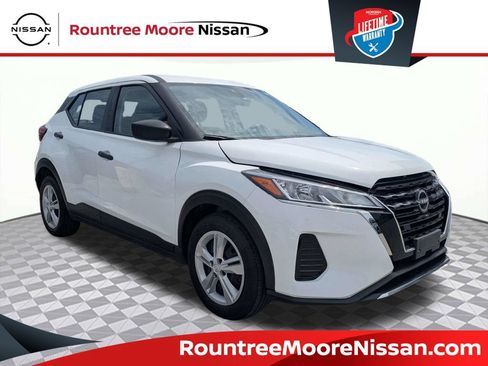 Used 2024 Nissan Kicks S FWD image 1