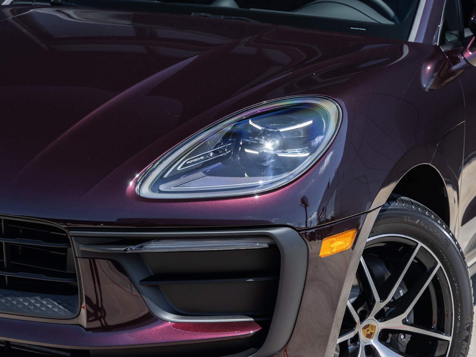 Certified 2026 Porsche Macan AWD/4WD image 17
