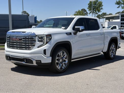 Used 2023 GMC Sierra 1500 Denali w/ Denali Reserve Package AWD/4WD image 7