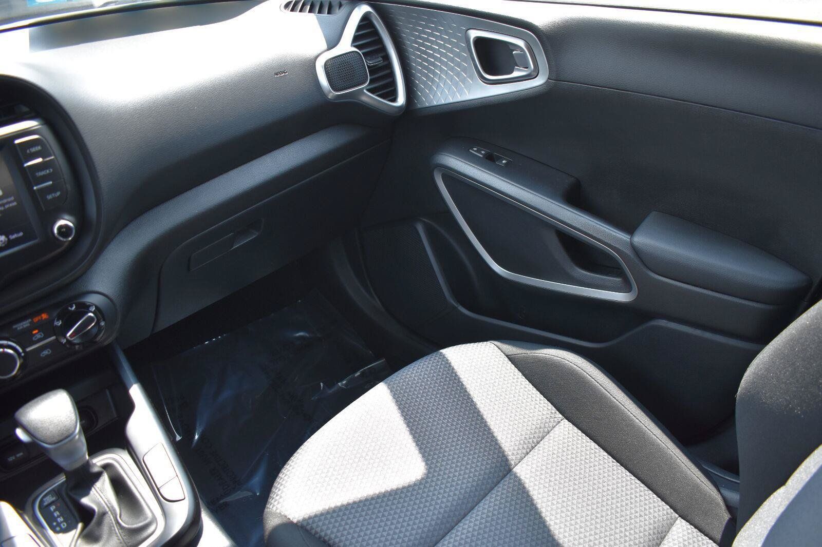 Used 2024 Kia Soul LX w/ Option Group 015 FWD image 20