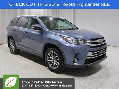 Used 2019 Toyota Highlander XLE w/ Highlander SE Package