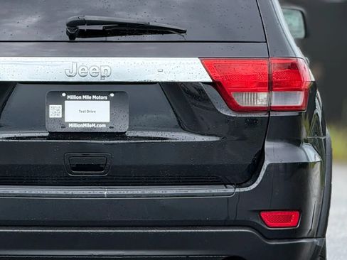 Used 2011 Jeep Grand Cherokee Laredo AWD/4WD image 14