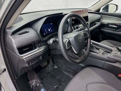 Used 2025 Toyota Grand Highlander FWD image 9