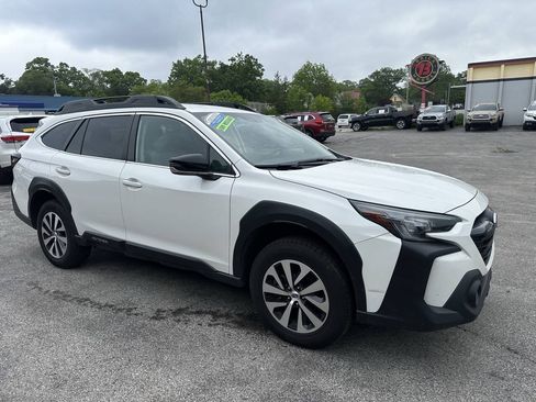 Used 2023 Subaru Outback Premium AWD/4WD image 18