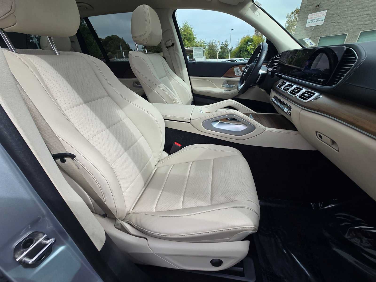 Used 2024 Mercedes-Benz GLS 450 4MATIC image 10