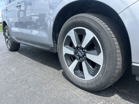 Used 2017 Subaru Forester 2.5i Premium AWD/4WD image 10