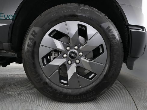 Used 2024 Ford F150 Lightning Lariat image 14