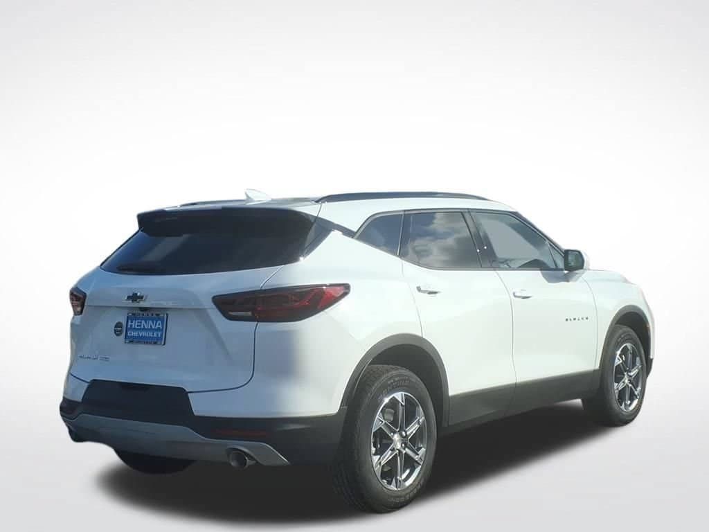 New 2026 Chevrolet Blazer LT w/ Convenience Package AWD/4WD image 3