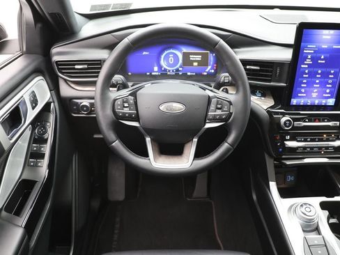 Used 2021 Ford Explorer Platinum w/ Equipment Group 601A image 16