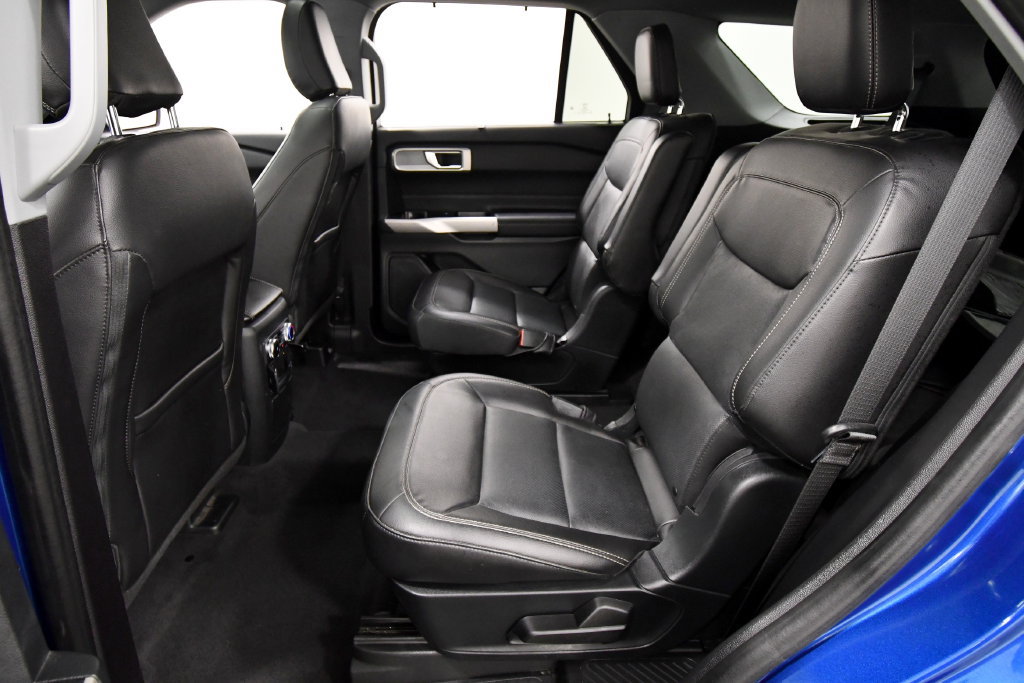 Used 2022 Ford Explorer Limited w/ Equipment Group 301A AWD/4WD image 15