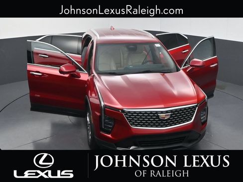 Used 2025 Cadillac XT4 Premium Luxury FWD image 33