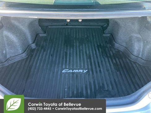 Used 2017 Toyota Camry SE w/ Moonroof Package image 17