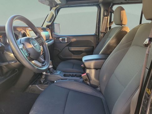 Used 2023 Jeep Gladiator Sport AWD/4WD image 18