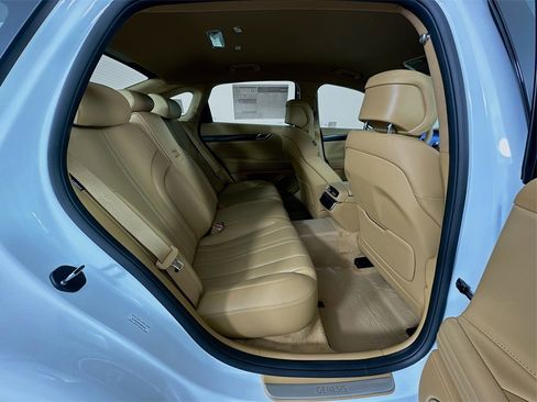 Certified 2025 Genesis G80 2.5T image 26